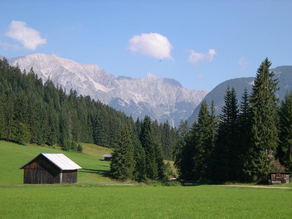 Pension Holzmann Leutasch Exterior foto
